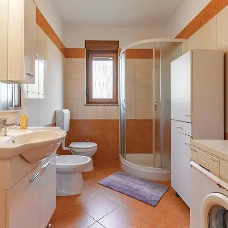 Awesome In With Wifi Apartment Pula