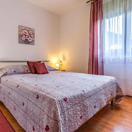 Awesome In With Wifi Apartment Pula