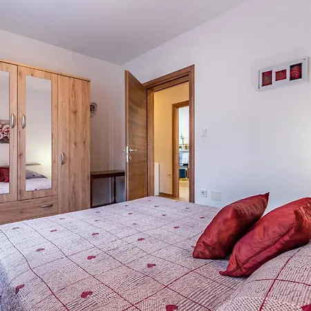 Apartament Awesome In With Wifi